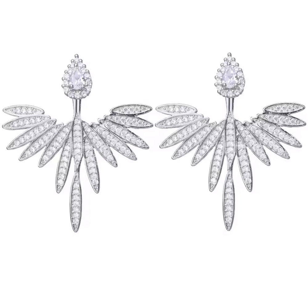 ⚜️ Elegant Silver Winged Earrings